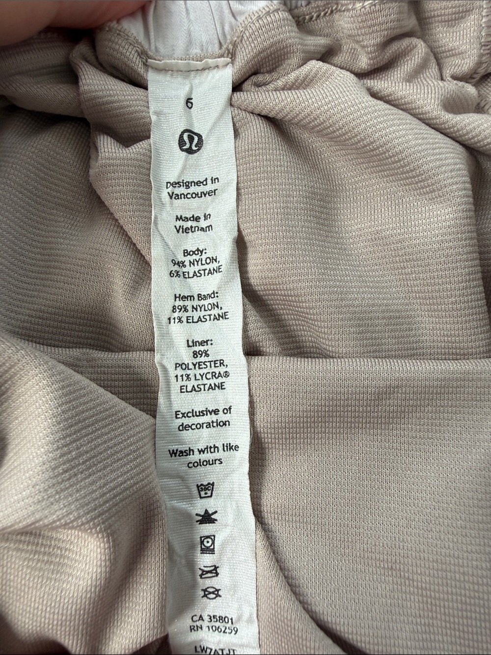 Lululemon Hotty Hot 4” White Lined Shorts – Size 6 - Picture 2 of 7